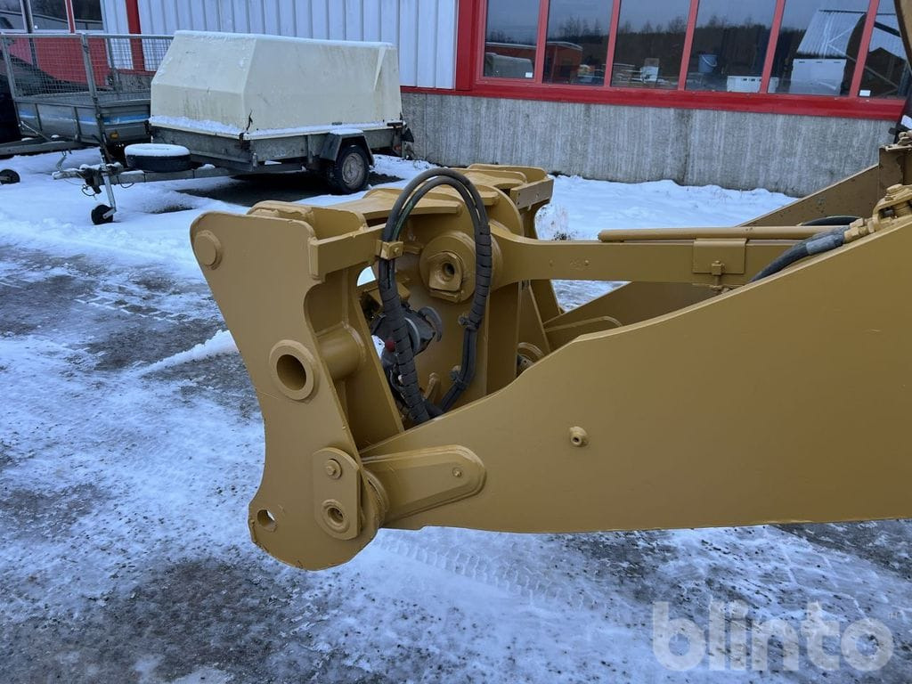 Máy xúc lật bánh lốp CAT 938M Lång bom: hình 22 Máy xúc lật bánh lốp CAT 938M Lång bom: hình 22