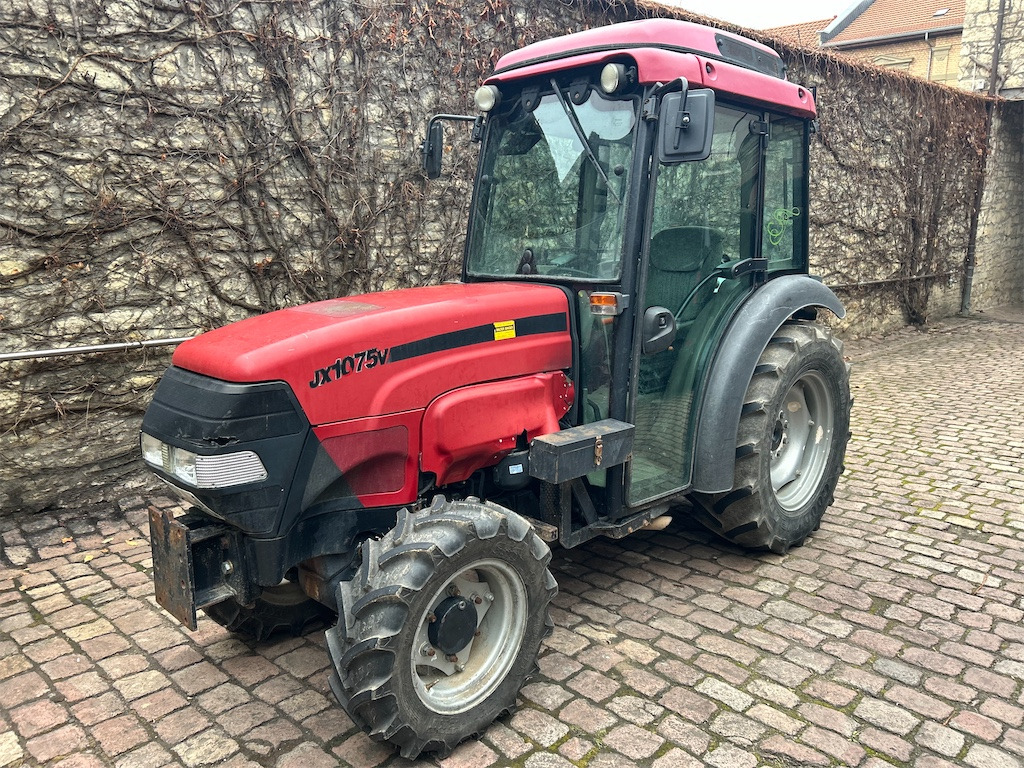 Case IH JX 1075 V (2007) - Máy cày: hình 1 Case IH JX 1075 V (2007) - Máy cày: hình 1