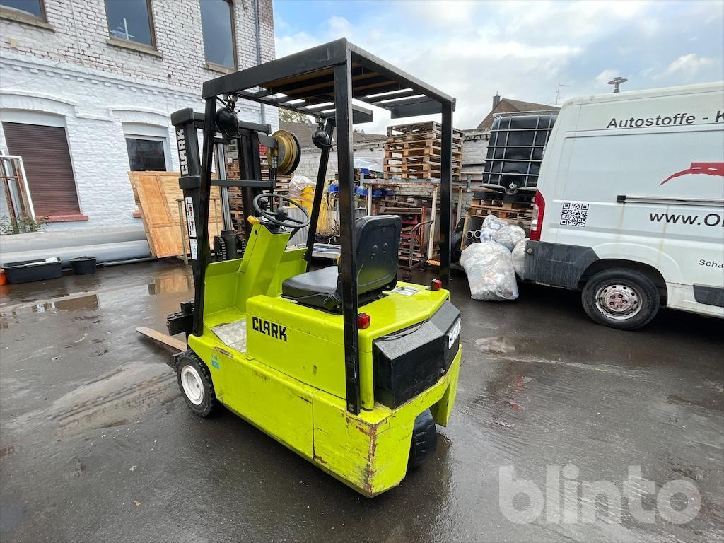 Clarklift TM15 - Xe nâng điện: hình 4 Clarklift TM15 - Xe nâng điện: hình 4