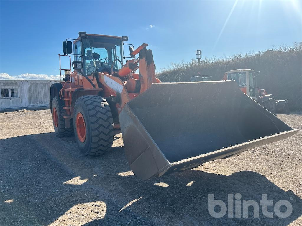 Doosan DL 300 (2012) - Máy xúc lật bánh lốp: hình 2 Doosan DL 300 (2012) - Máy xúc lật bánh lốp: hình 2
