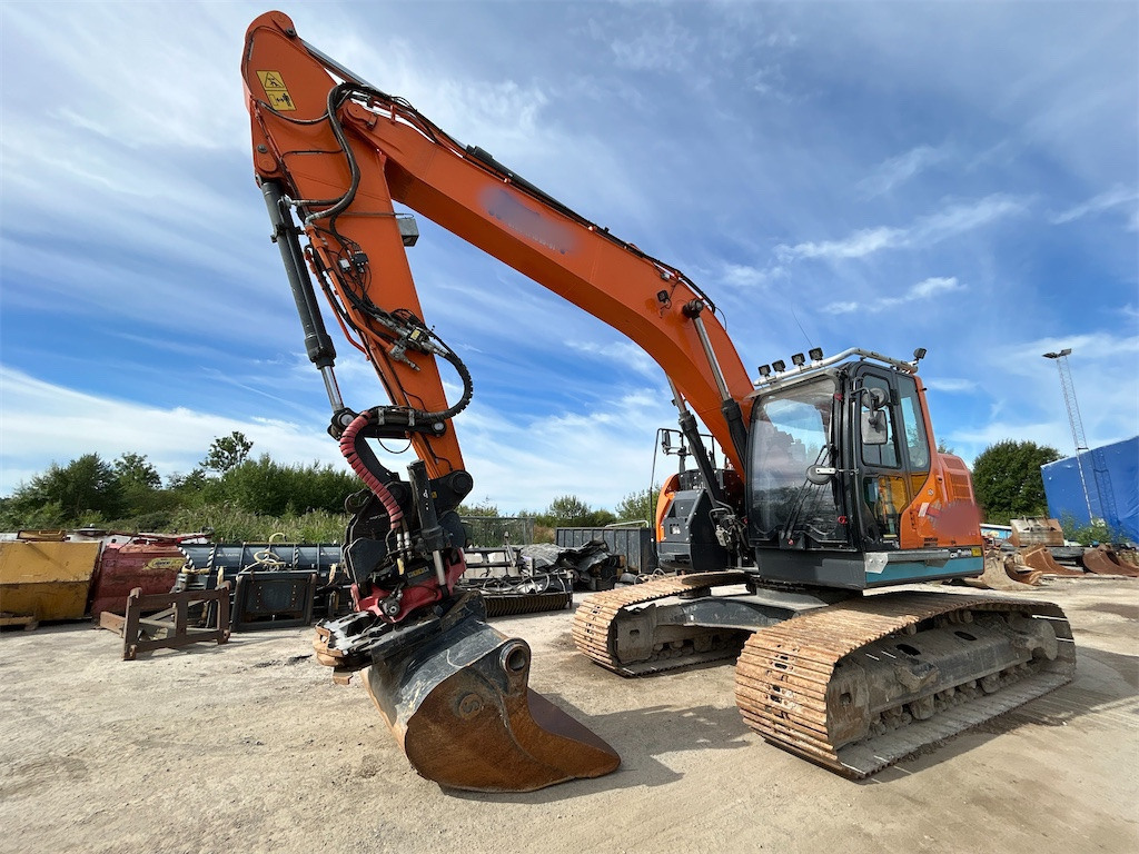 Doosan DX 235 LCR - Máy xúc bánh xích: hình 1 Doosan DX 235 LCR - Máy xúc bánh xích: hình 1