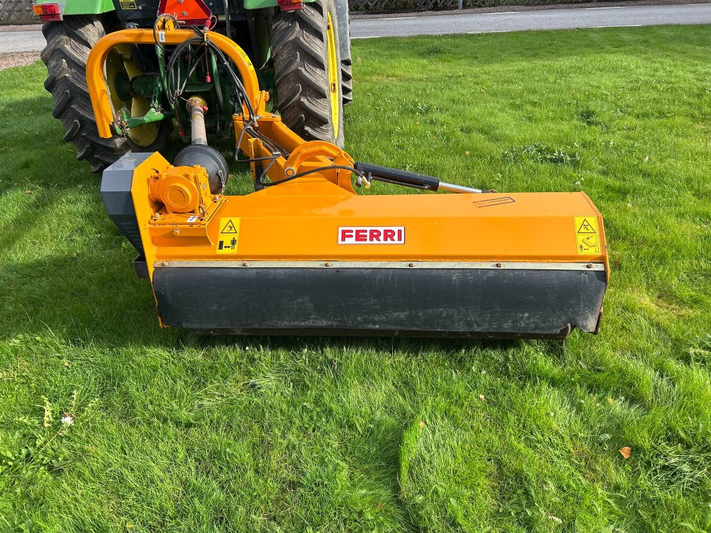Ferri ZL180 - Dàn băm cỏ địa hình nghiêng: hình 2 Ferri ZL180 - Dàn băm cỏ địa hình nghiêng: hình 2