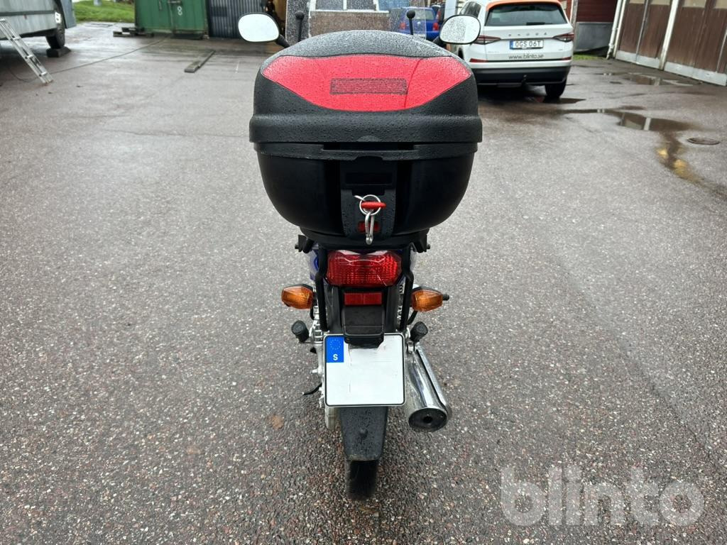 HONDA INNOVA 125 - Xe máy: hình 4 HONDA INNOVA 125 - Xe máy: hình 4