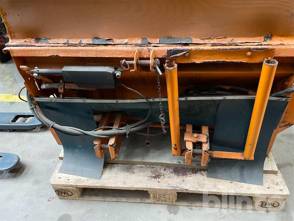 Máy cày Holder C 30 (1992): hình 26 Máy cày Holder C 30 (1992): hình 26