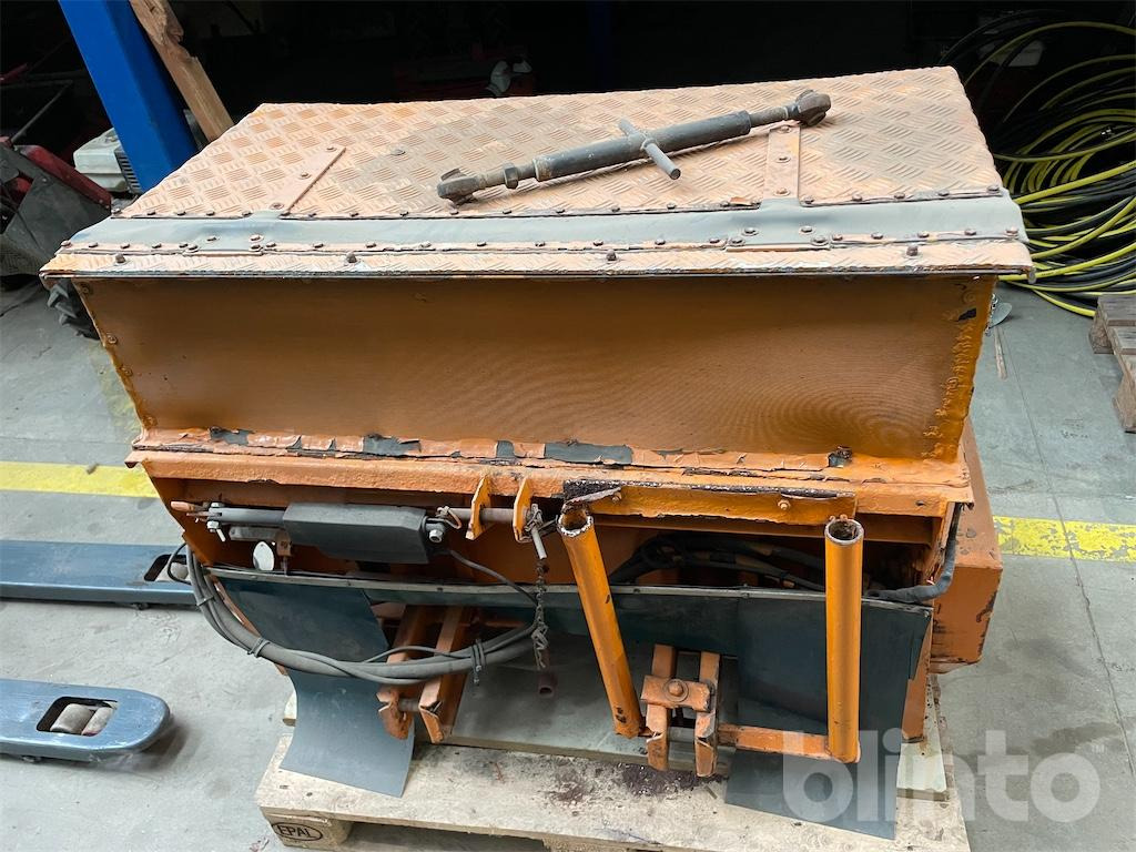 Máy cày Holder C 30 (1992): hình 27 Máy cày Holder C 30 (1992): hình 27