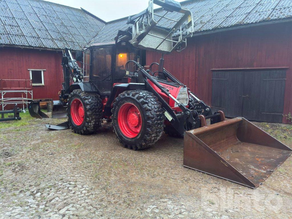 Huddig 960 C6 - Máy xúc trước múc sau: hình 3 Huddig 960 C6 - Máy xúc trước múc sau: hình 3