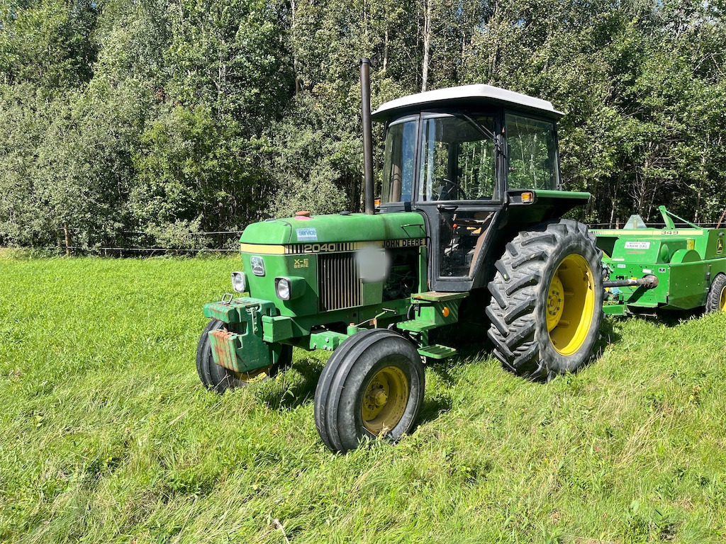 JOHN DEERE 2040 S TSS - Máy cày: hình 2 JOHN DEERE 2040 S TSS - Máy cày: hình 2