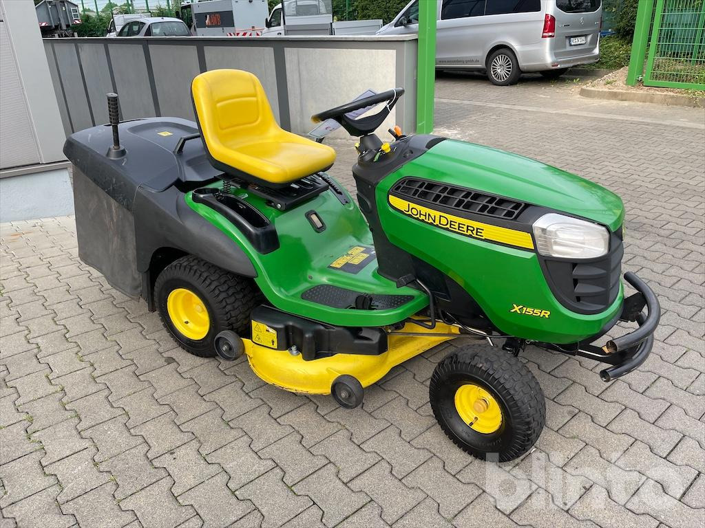 John Deere X155R - Máy cắt cỏ vườn: hình 2 John Deere X155R - Máy cắt cỏ vườn: hình 2