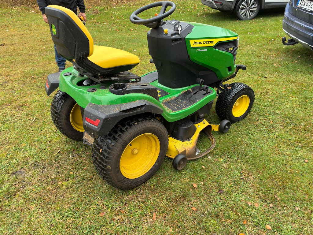 John Deere X167 - Máy cắt cỏ vườn: hình 5 John Deere X167 - Máy cắt cỏ vườn: hình 5