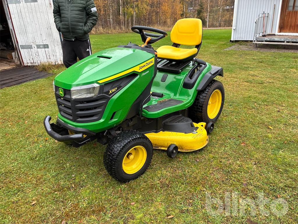 John Deere X167 - Máy cắt cỏ vườn: hình 1 John Deere X167 - Máy cắt cỏ vườn: hình 1