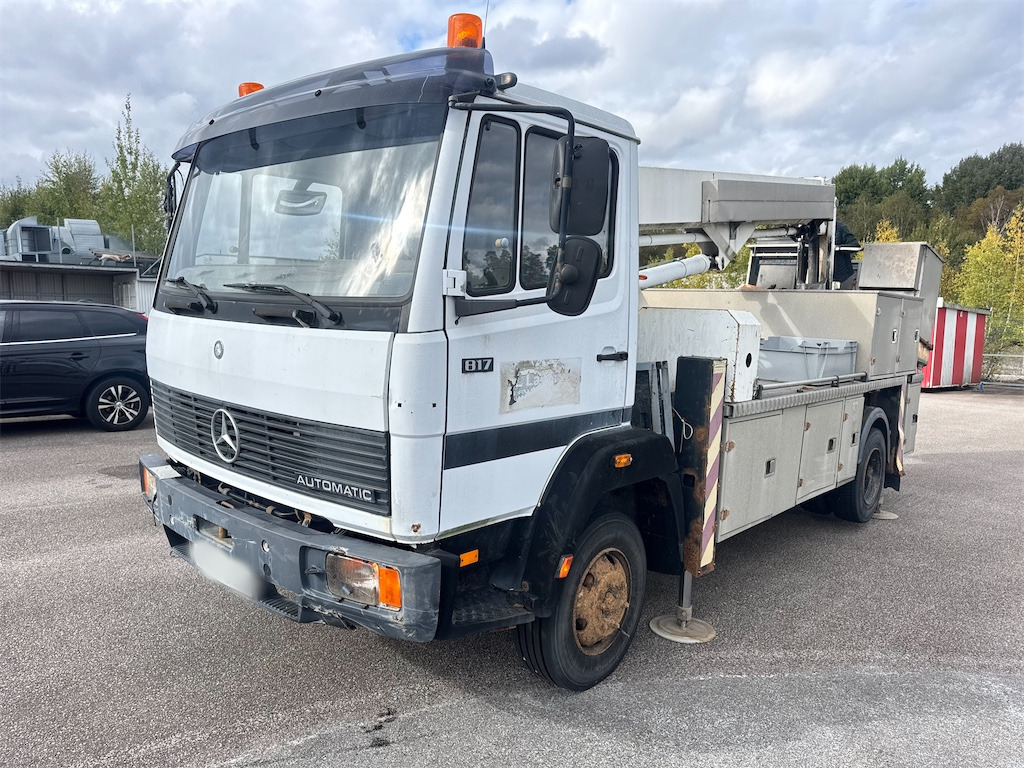 MERCEDES BENZ 817 - Nền bục trên không gắn trên xe tải: hình 1 MERCEDES BENZ 817 - Nền bục trên không gắn trên xe tải: hình 1