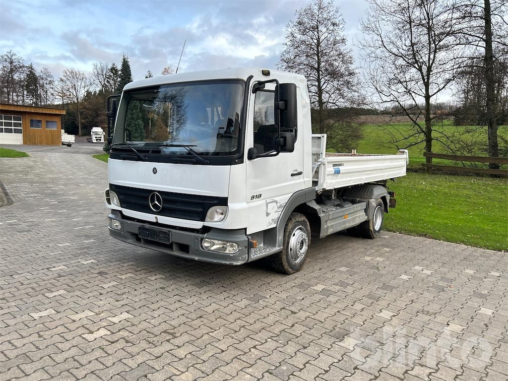 Mercedes Atego 818 (2005) - Xe tải thùng lửng/ Phẳng: hình 1 Mercedes Atego 818 (2005) - Xe tải thùng lửng/ Phẳng: hình 1