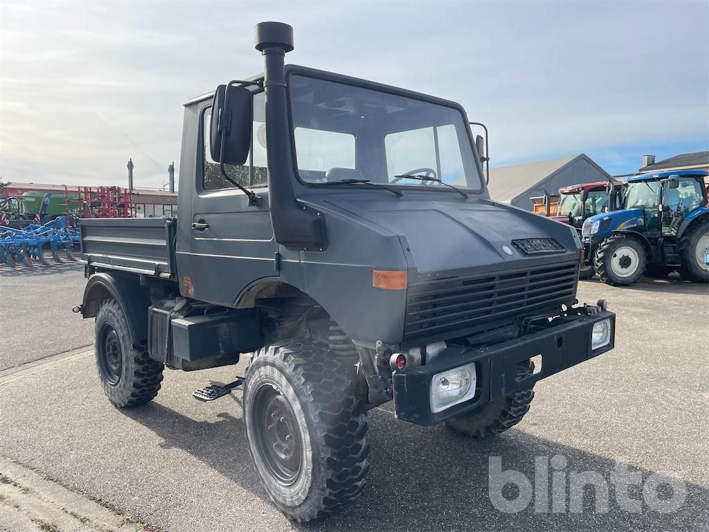 Mercedes Benz Unimog 424 (1981) - Xe tải thùng lửng/ Phẳng: hình 2 Mercedes Benz Unimog 424 (1981) - Xe tải thùng lửng/ Phẳng: hình 2