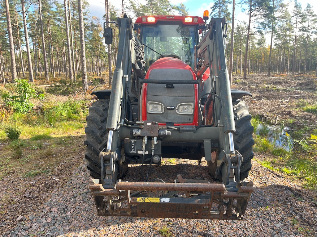VALTRA T140-4 - Máy cày: hình 2 VALTRA T140-4 - Máy cày: hình 2