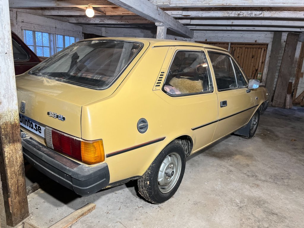 VOLVO 343 DL - Xe hơi: hình 3 VOLVO 343 DL - Xe hơi: hình 3