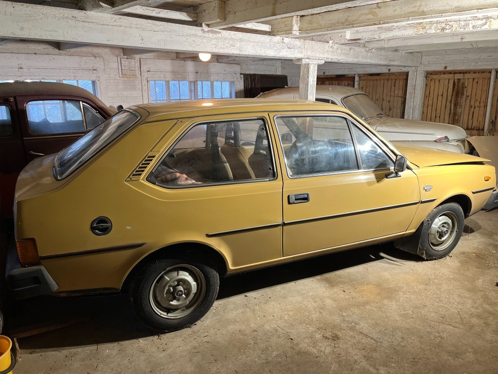 VOLVO 343 DL - Xe hơi: hình 2 VOLVO 343 DL - Xe hơi: hình 2