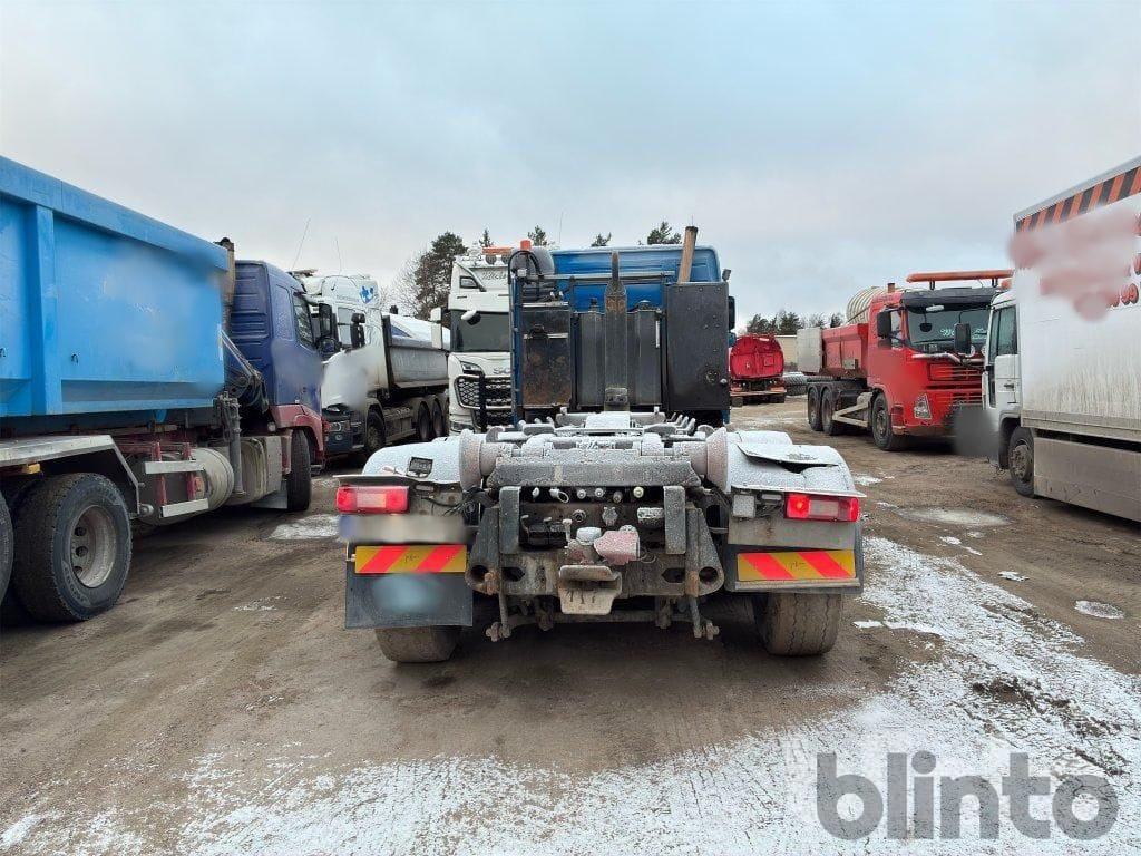 VOLVO FH 420 6*2 - Xe tải nâng móc: hình 5 VOLVO FH 420 6*2 - Xe tải nâng móc: hình 5