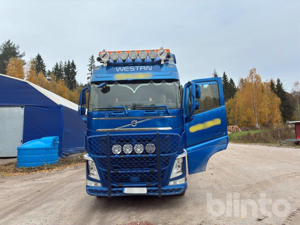 VOLVO FH 64R - Xe chở gỗ, Xe cẩu tự hành: hình 2 VOLVO FH 64R - Xe chở gỗ, Xe cẩu tự hành: hình 2