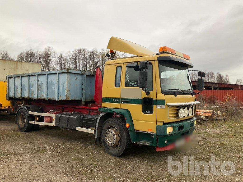 VOLVO FL6 E - Xe tải nâng móc: hình 4 VOLVO FL6 E - Xe tải nâng móc: hình 4