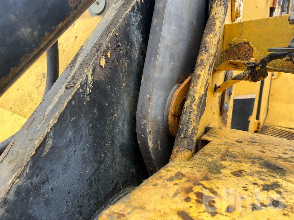 Máy xúc lật bánh lốp Volvo BM L90: hình 23