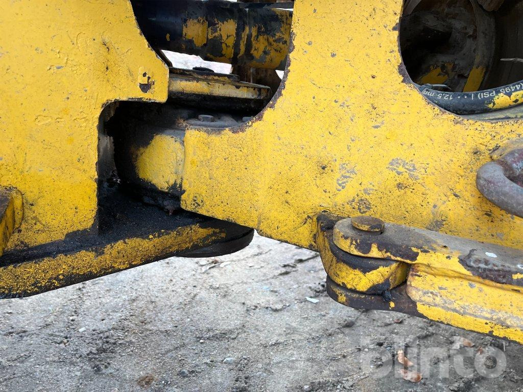 Máy xúc lật bánh lốp Volvo BM L90: hình 11