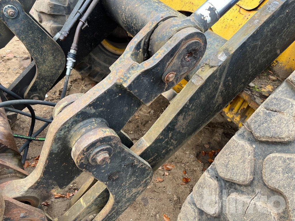 Máy xúc lật bánh lốp Volvo BM L90: hình 26