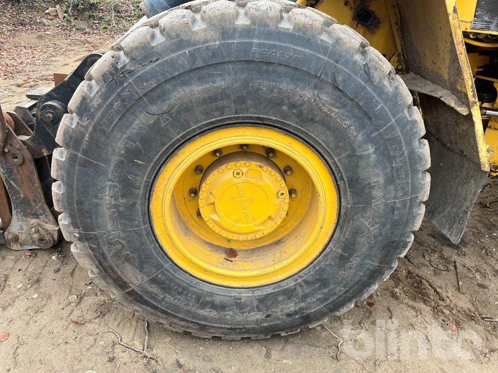 Máy xúc lật bánh lốp Volvo BM L90: hình 18