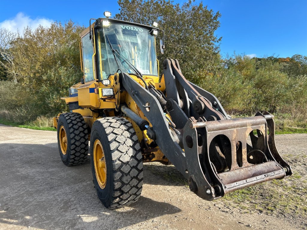 Volvo L70 c - Máy xúc lật bánh lốp: hình 3 Volvo L70 c - Máy xúc lật bánh lốp: hình 3