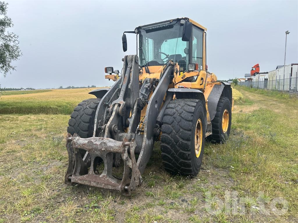 Volvo L90F - Máy xúc lật bánh lốp: hình 2 Volvo L90F - Máy xúc lật bánh lốp: hình 2