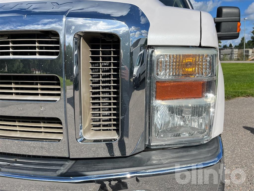 Xe tải FORD SUPER DUTY F-350 4WD: hình 34