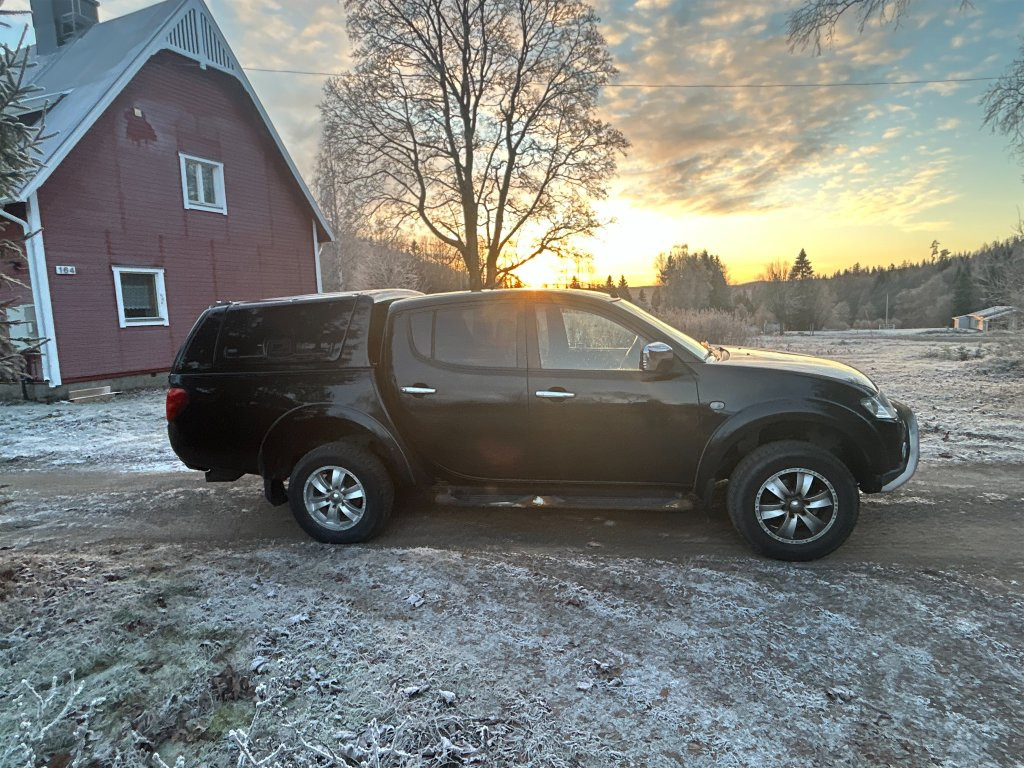 MITSUBISHI L200 DC - Xe tải nhỏ: hình 4 MITSUBISHI L200 DC - Xe tải nhỏ: hình 4