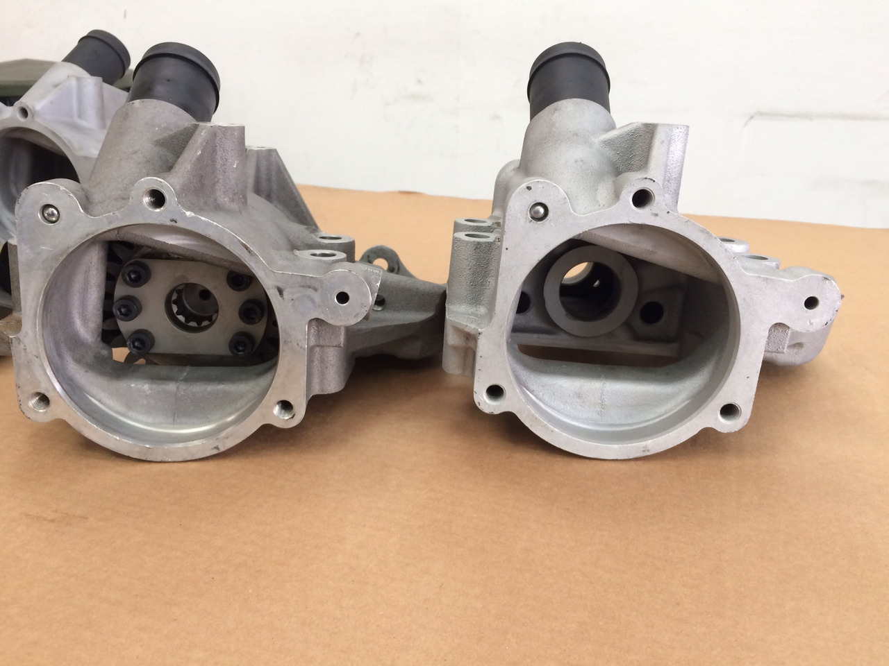 CARCASSA RIDUTTORE PER POMPA CARBURANTE ALTA PRESSIONE - MOTORI MAN D2066 / D2676 - Bơm nhiên liệu cho Xe tải: hình 4 CARCASSA RIDUTTORE PER POMPA CARBURANTE ALTA PRESSIONE - MOTORI MAN D2066 / D2676 - Bơm nhiên liệu cho Xe tải: hình 4