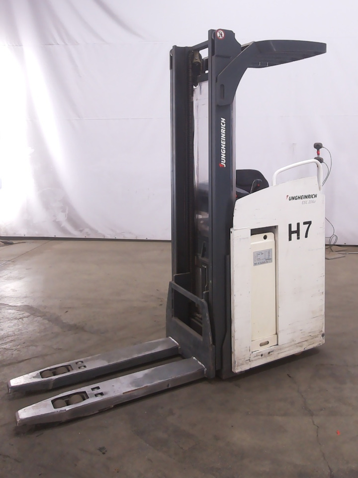 Jungheinrich ESC216 - Máy xếp chồng: hình 1 Jungheinrich ESC216 - Máy xếp chồng: hình 1