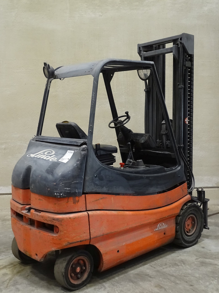 Linde E25 - Xe nâng điện: hình 2 Linde E25 - Xe nâng điện: hình 2