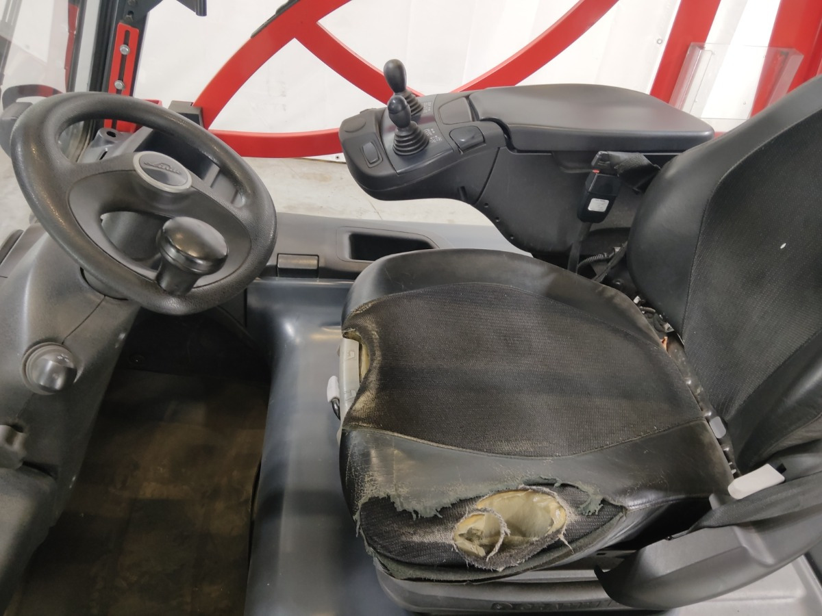 Linde E45HL-01/600 - Máy lấy hàng: hình 3 Linde E45HL-01/600 - Máy lấy hàng: hình 3