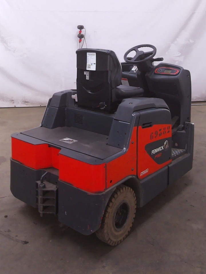 Linde P60 - Xe cày kéo: hình 2 Linde P60 - Xe cày kéo: hình 2