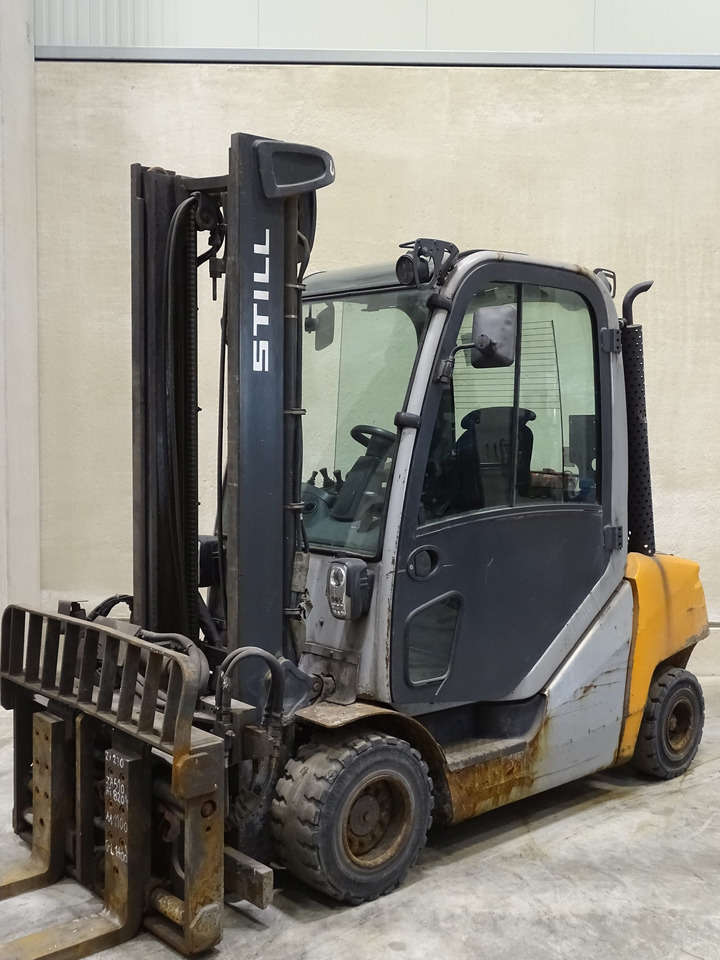 Still RX70-35 - Xe nâng diesel: hình 1 Still RX70-35 - Xe nâng diesel: hình 1