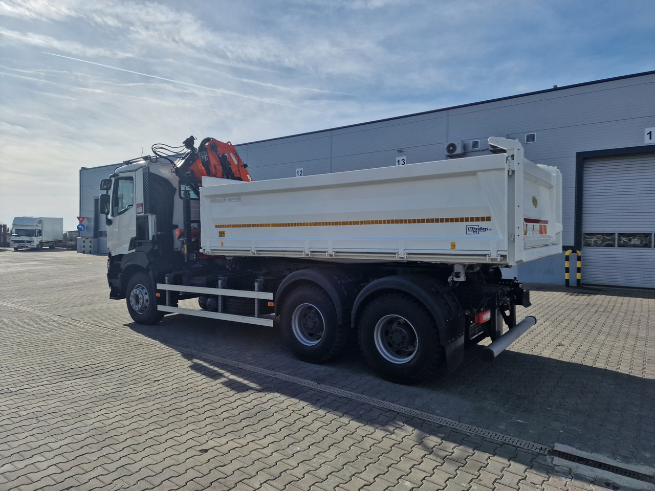 Renault - Xe tải thùng lửng/ Phẳng, Xe cẩu tự hành: hình 3 Renault - Xe tải thùng lửng/ Phẳng, Xe cẩu tự hành: hình 3