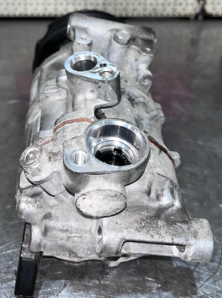 AUDI A/C Compressor 8W5816803 - Lốc điều hòa: hình 2 AUDI A/C Compressor 8W5816803 - Lốc điều hòa: hình 2
