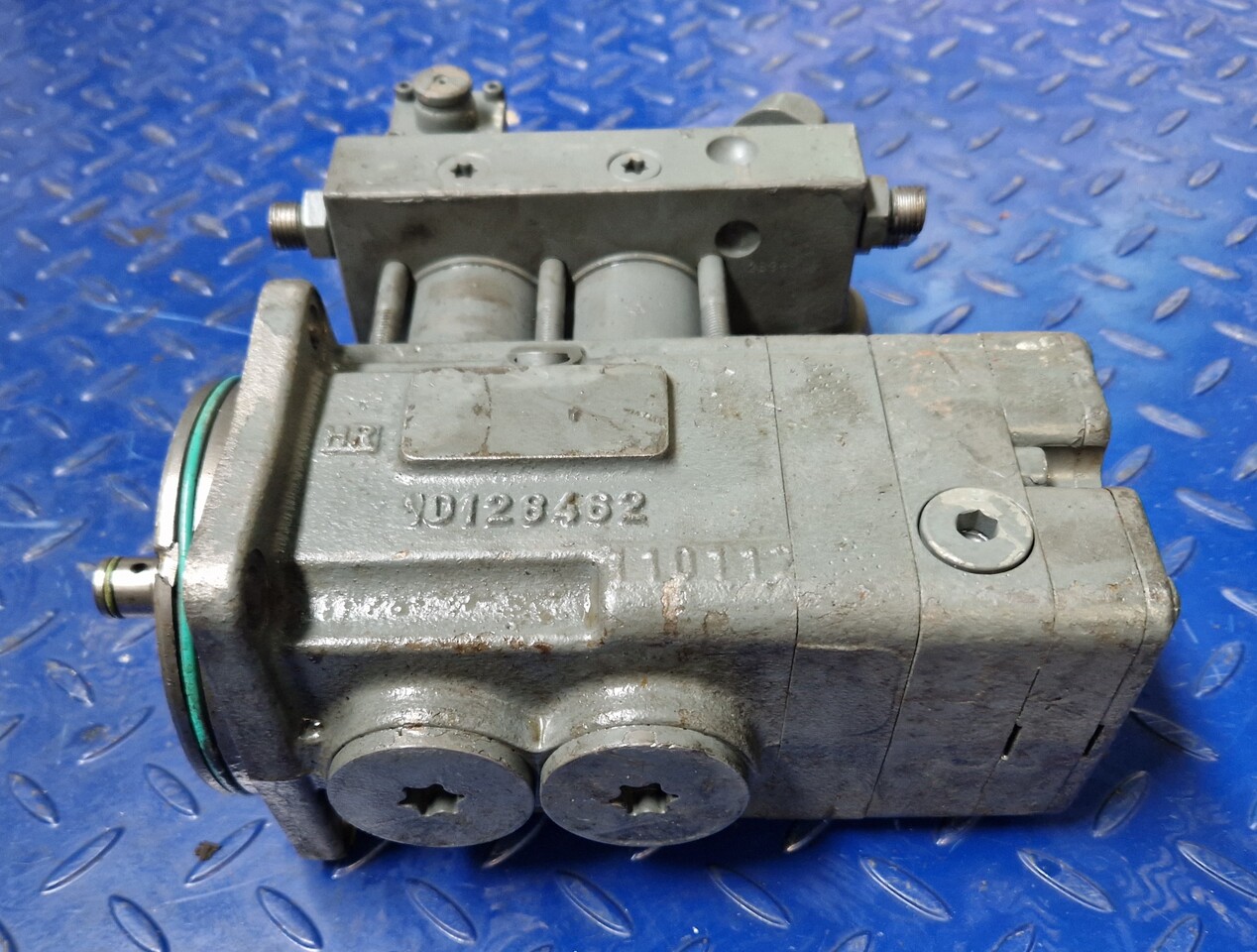 Liebherr INJECTION PUMP 10128462 - Phụ tùng cho Xe tải: hình 1 Liebherr INJECTION PUMP 10128462 - Phụ tùng cho Xe tải: hình 1
