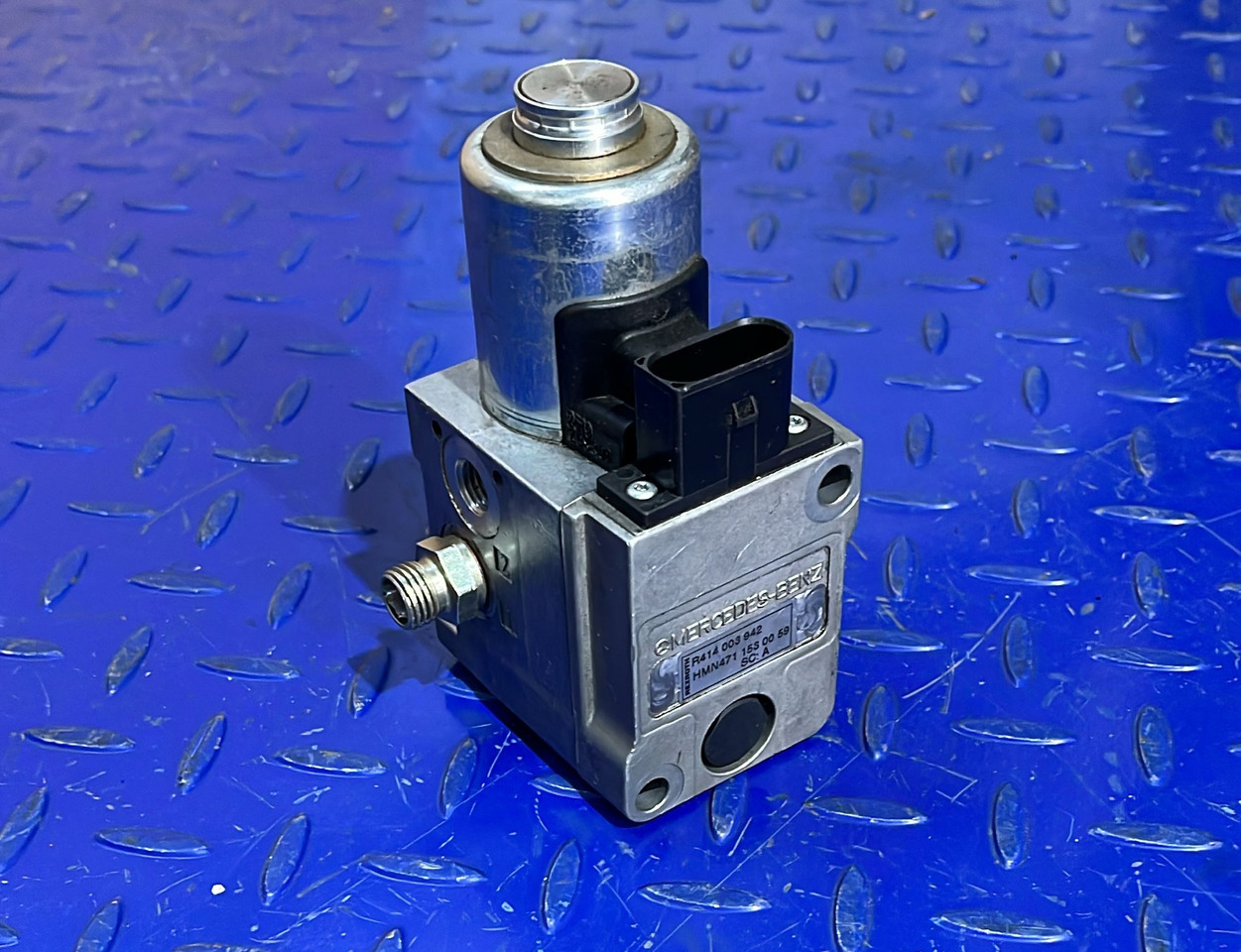 Mercedes-Benz Comanda Turbosuflanta Actros A0001532759 - Phụ tùng: hình 2 Mercedes-Benz Comanda Turbosuflanta Actros A0001532759 - Phụ tùng: hình 2