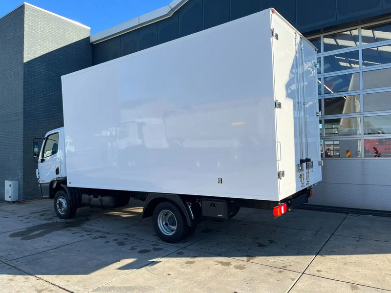 Mercedes-Benz Accelo 915 4x2 Closed Cargo Truck - Xe tải hộp: hình 3 Mercedes-Benz Accelo 915 4x2 Closed Cargo Truck - Xe tải hộp: hình 3