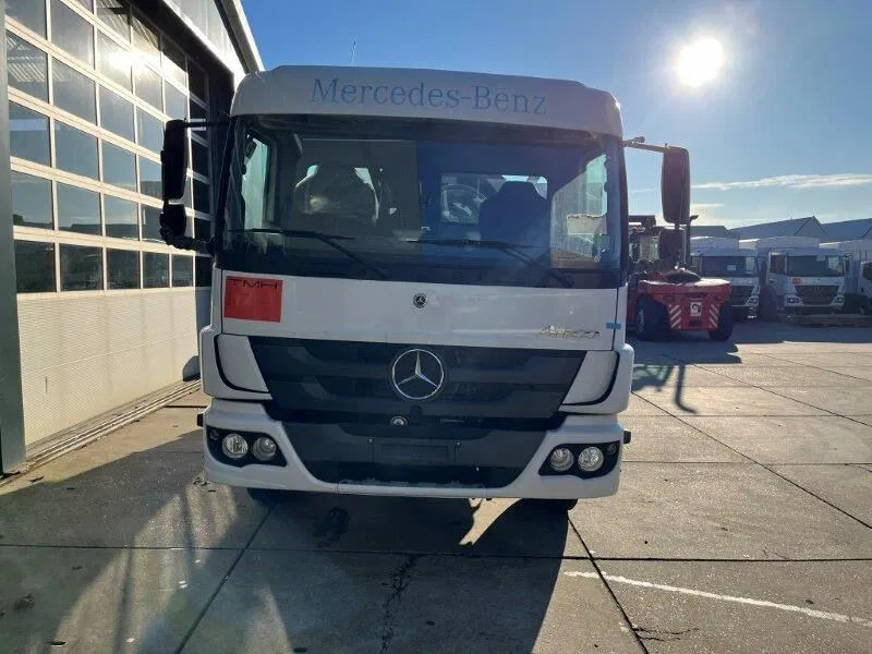 Mercedes-Benz Atego 1418 4x2 Fuel Tank Truck - Xe bồn: hình 3 Mercedes-Benz Atego 1418 4x2 Fuel Tank Truck - Xe bồn: hình 3
