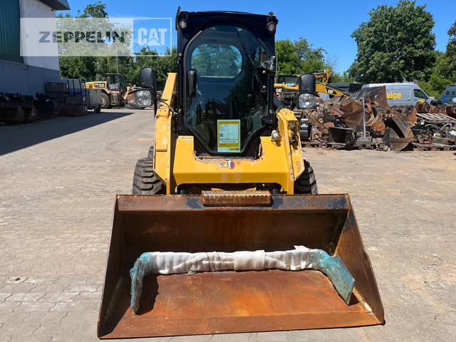 Cat 236D - Máy xúc lật đa năng: hình 2 Cat 236D - Máy xúc lật đa năng: hình 2