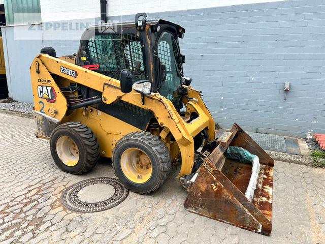 Cat 236D - Máy xúc lật đa năng: hình 1 Cat 236D - Máy xúc lật đa năng: hình 1