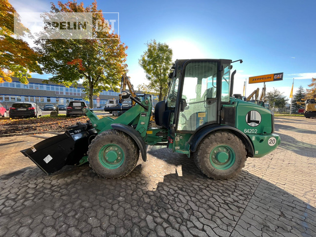 Cat 906M - Máy xúc lật bánh lốp: hình 1 Cat 906M - Máy xúc lật bánh lốp: hình 1