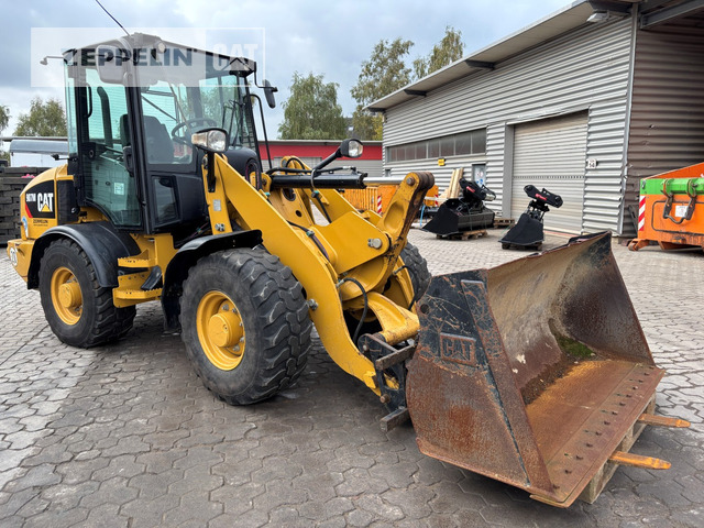 Cat 907M - Máy xúc lật bánh lốp: hình 1 Cat 907M - Máy xúc lật bánh lốp: hình 1