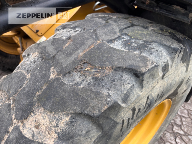 Cat 908M - Máy xúc lật bánh lốp: hình 5 Cat 908M - Máy xúc lật bánh lốp: hình 5