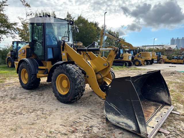 Cat 908M - Máy xúc lật bánh lốp: hình 4 Cat 908M - Máy xúc lật bánh lốp: hình 4