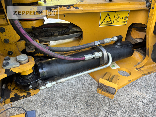 Cat 908M - Máy xúc lật bánh lốp: hình 4 Cat 908M - Máy xúc lật bánh lốp: hình 4